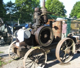 557755_590209944359006_1375274793_n